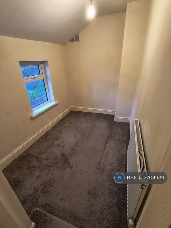 Small Bedroom