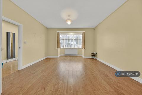 3 bedroom terraced house to rent, St. Edmunds Road, Ilford, IG1