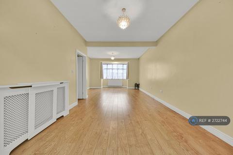 3 bedroom terraced house to rent, St. Edmunds Road, Ilford, IG1