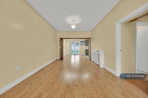 3 bedroom terraced house to rent, St. Edmunds Road, Ilford, IG1