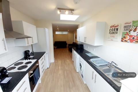 5 bedroom terraced house to rent, Dovercourt Road, Bristol, BS7
