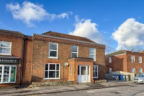 1 bedroom flat to rent, Wraysbury, Berkshire