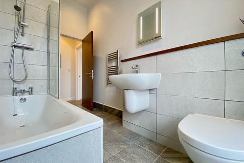 2 bedroom apartment to rent, Queens Brewery Court, Moss Lane West, Manchester