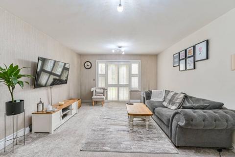 2 bedroom flat for sale, Bromley Road, Catford, London, SE6