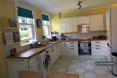 undefined, Cambria Court, Staines, TW18