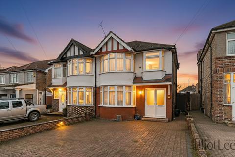 undefined, Daryngton Drive, Greenford UB6