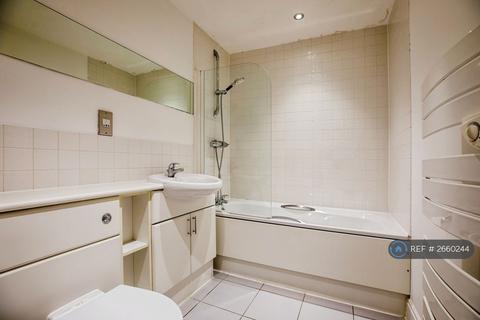 undefined, Kings Avenue, London, SW4