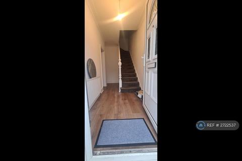 3 bedroom terraced house to rent, Barriedale, London, SE14