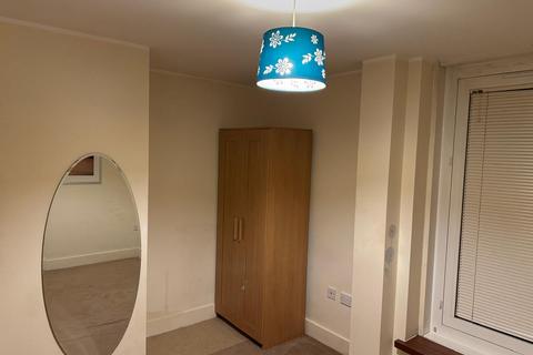 undefined, Ferry Court, Cardiff CF11