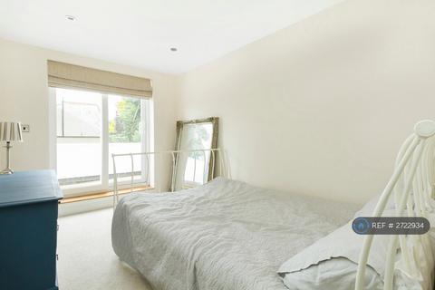 2 bedroom flat to rent, Wandsworth Road, London, SW8