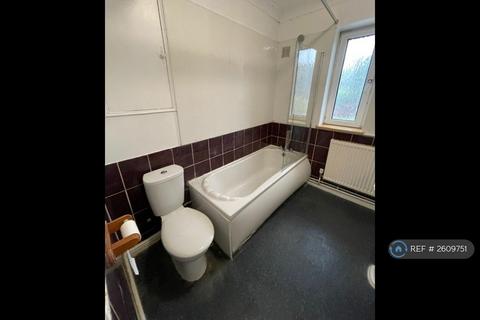 3 bedroom semi-detached house to rent, Dereham Road, New Costessey, Norwich, NR5