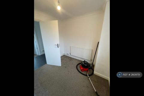 3 bedroom semi-detached house to rent, Dereham Road, New Costessey, Norwich, NR5