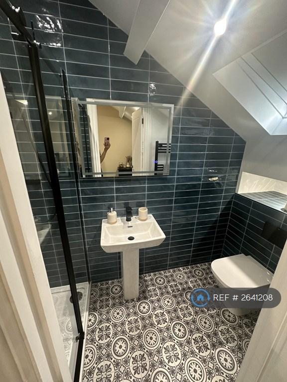 Room 4 En-Suite