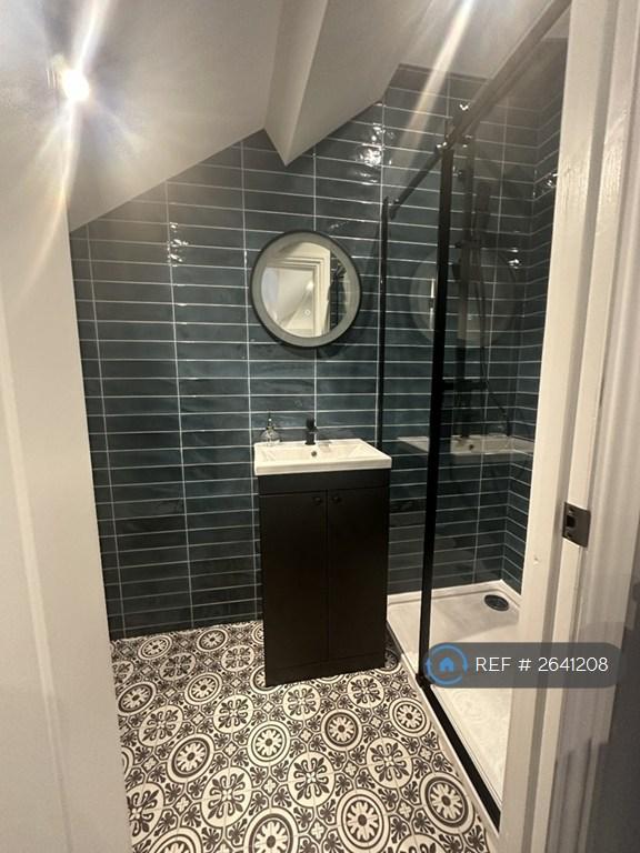 Room 5 En-Suite