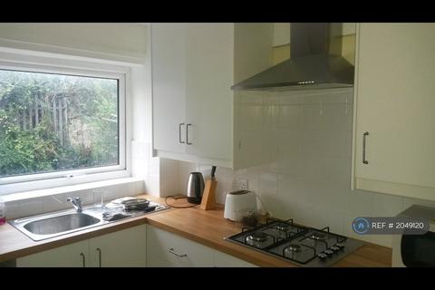 2 bedroom flat to rent, Welton Grove, Leeds, LS6