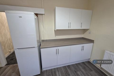 2 bedroom terraced house to rent, Liverpool Road, Platt Bridge, Wigan, WN2