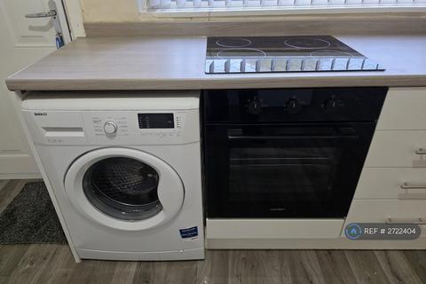 2 bedroom terraced house to rent, Liverpool Road, Platt Bridge, Wigan, WN2