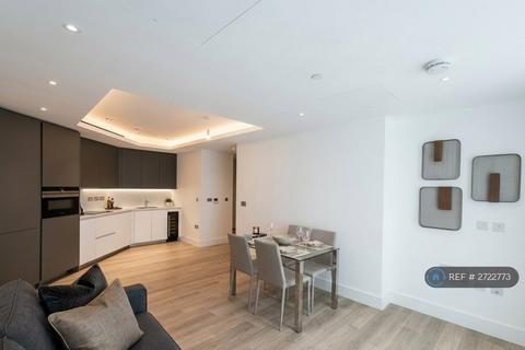 2 bedroom flat to rent, Carrara Tower, London, EC1V
