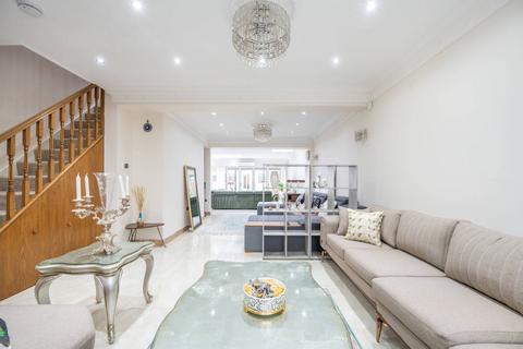 4 bedroom end of terrace house for sale, Lee Road, Perivale, Greenford, UB6