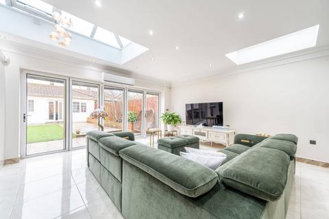 undefined, Lee Road, Perivale, Greenford, UB6