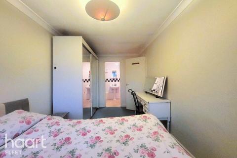 undefined, Clockhouse Road, FARNBOROUGH