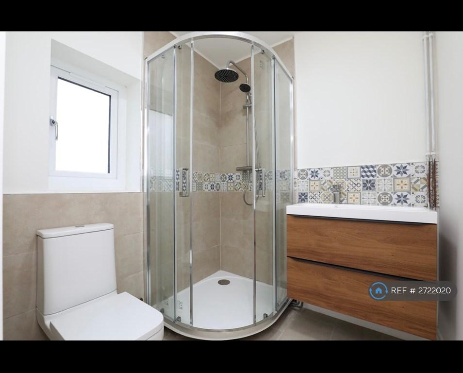 Gf Bedroom En-Suite