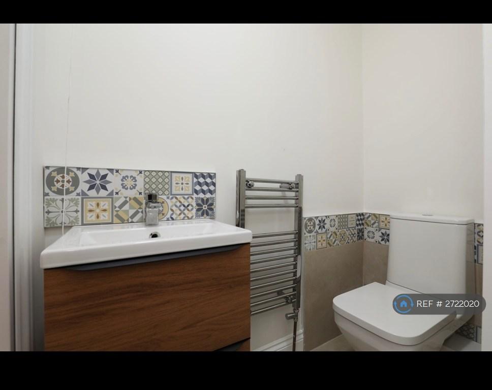 Bedroom 2 En-Suite