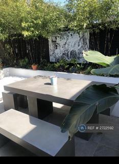 1 bedroom in a house share to rent, Avenue Park Road, London, SE27