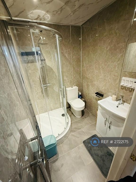 Room Three: Ensuite