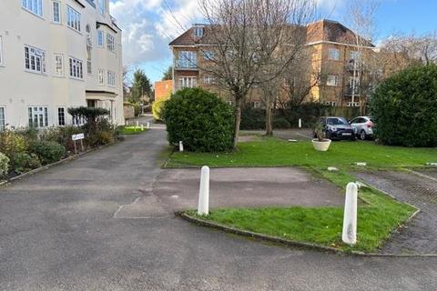 Etchingham Court, Etchingham Park Road, N3