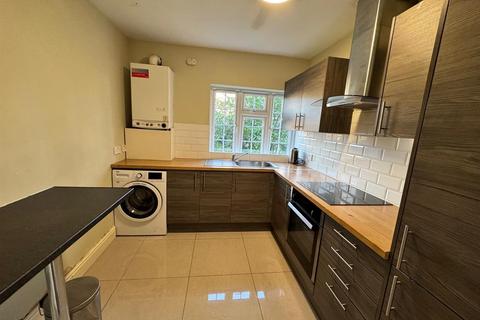 3 bedroom apartment to rent, Etchingham Court, Etchingham Park Road, N3