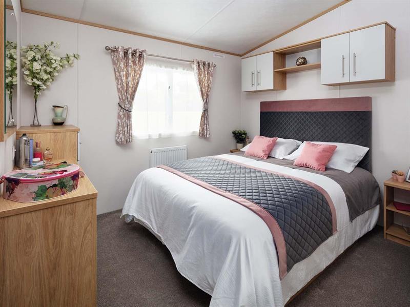 014347 3274 Bed1.jpg