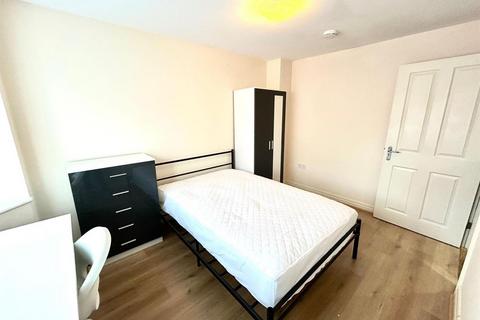 6 bedroom terraced house to rent, New Street, Leamington Spa