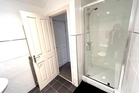 6 bedroom terraced house to rent, New Street, Leamington Spa