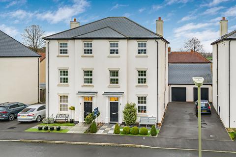 Wellington Road, Upper Heyford, OX25