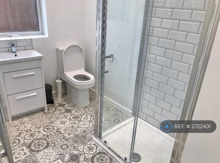 Room 6- Own Private Bathroom