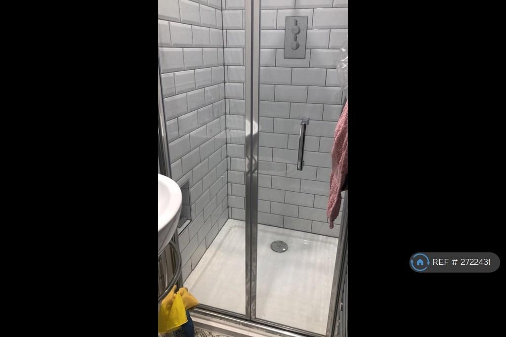 Room 7- Ensuite