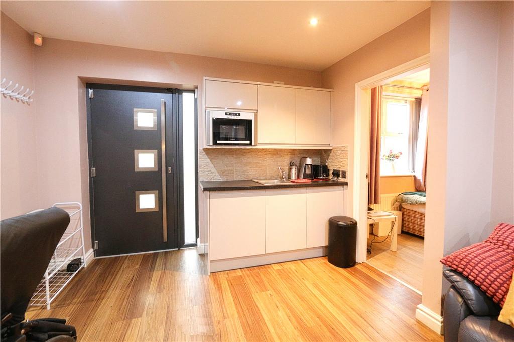 Kitchen/Living Area