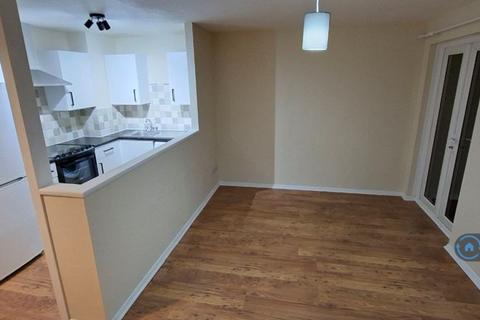2 bedroom flat to rent, Pomander Crescent, Walnut Tree, Milton Keynes, MK7