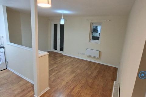 2 bedroom flat to rent, Pomander Crescent, Walnut Tree, Milton Keynes, MK7