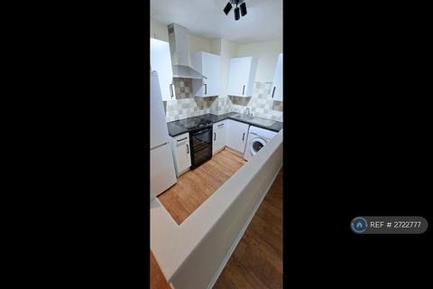 2 bedroom flat to rent, Pomander Crescent, Walnut Tree, Milton Keynes, MK7