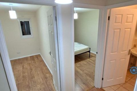 2 bedroom flat to rent, Pomander Crescent, Walnut Tree, Milton Keynes, MK7