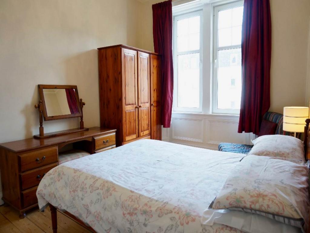 Bedroom2