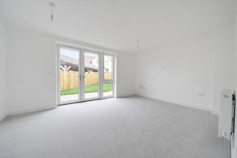 3 bedroom detached house to rent, Rotherley Gardens, Hampshire SO22
