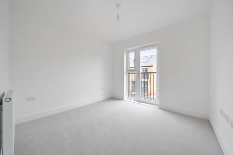 3 bedroom detached house to rent, Rotherley Gardens, Hampshire SO22