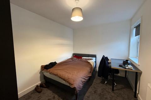 3 bedroom flat to rent, George Street, Newcastle-Under-Lyme ST5