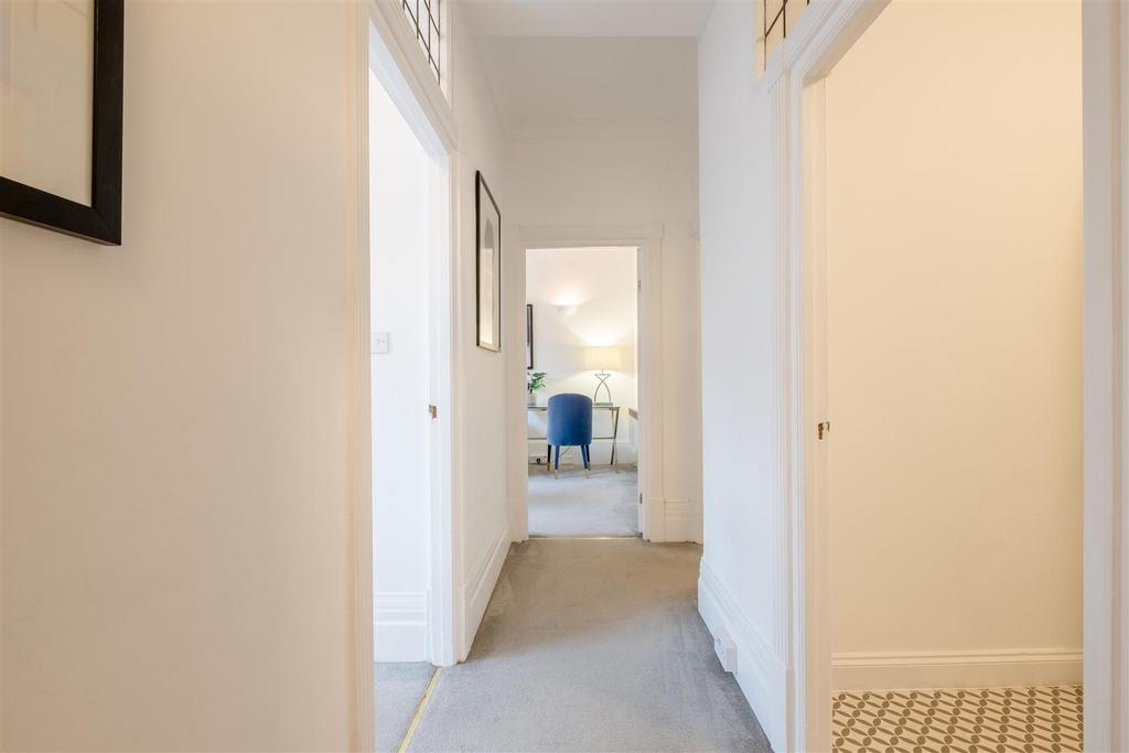 8447043-interior37.jpg