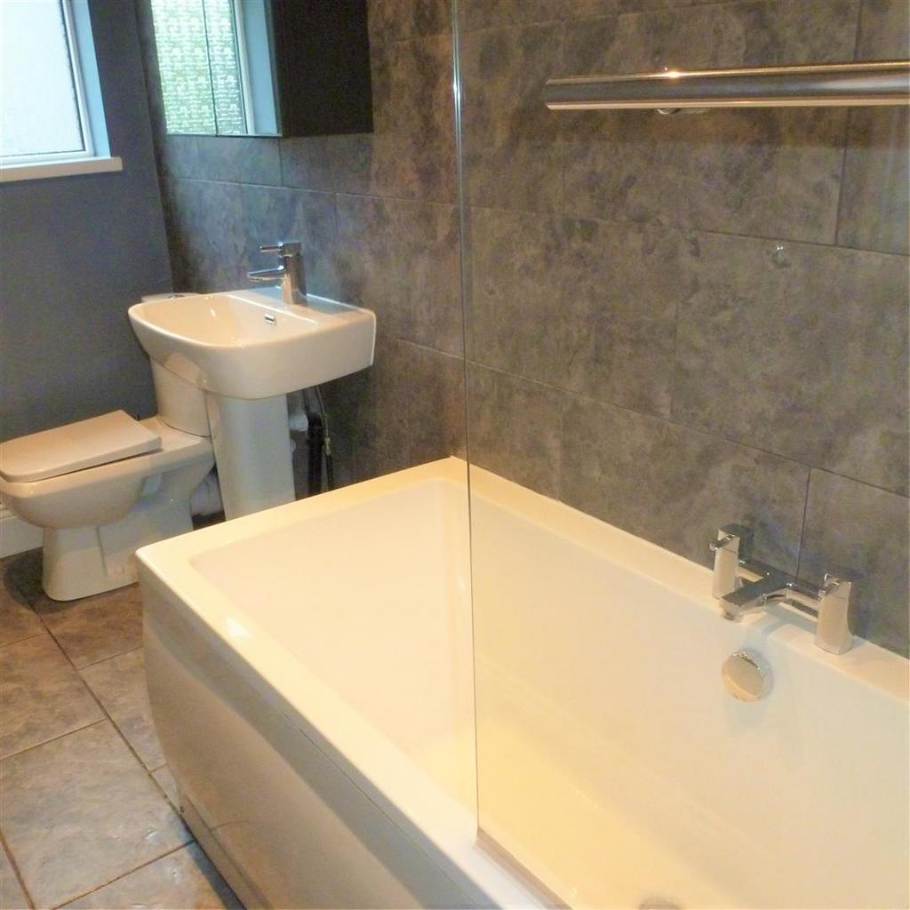BATHROOM - Additional Photograph