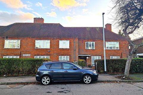 1 bedroom flat to rent, Burrow Road, Chigwell IG7 4HE