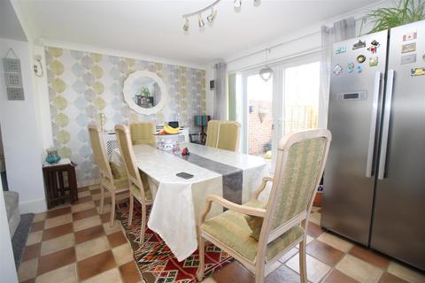 4 bedroom semi-detached house for sale, Crossways, Three Bridges, Crawley